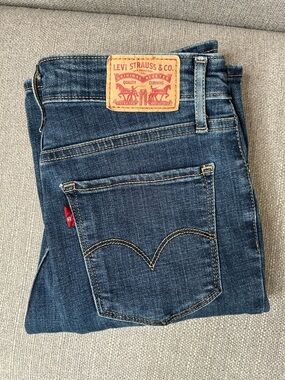 Levi's 725 Highrise Bootcut Denim Jeans